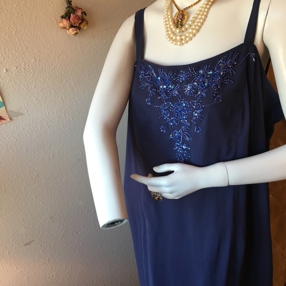 Stunningly Elegant Flowing Alex Evening Gown - Picture 2 of 8